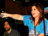 Private Kelly Clarkson Show Attracts Local Celebs 
