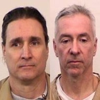 Escaped Cons Still on the Run