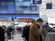 United Outage Strands Passengers at O'Hare
