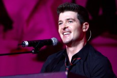 Robin Thicke to Perform at Macy's