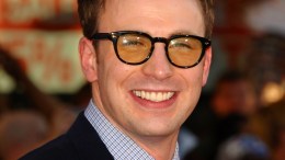 "The Avengers" Premiere: Chris Evans Raves Over His Co-Stars