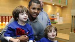 PHOTOS: Starlin Castro's Cupcake Gig