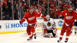 'Hawks Lose Game 4; Red Wings Lead Series 3-1