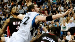 Wade, James Hold Off T-Wolves for 4-0 Start