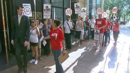 Hyatt Apologizes For Heat Lamps Above Strikers