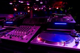Hey DJ Can You Play That Song?