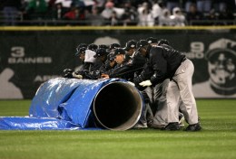 Snow, "Frio" Postpone Sox Opener