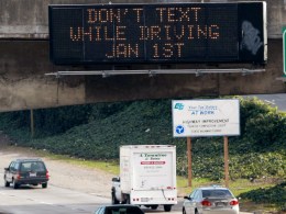 Illinois 2 Ban Txting and Driving Jan. 1