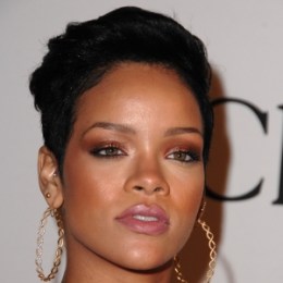 Police Investigating Leaked Rihanna Photo Internally