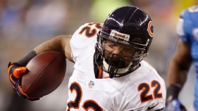 Matt Forte, Tim Jennings Visit the Troops