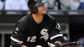 Dunn Homers, White Sox Pound Indians