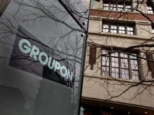 Groupon Prices Public Offering at $20 a Share