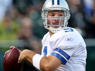 Romo, New Stadium Dazzle for Cowboys
