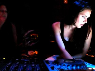 Luxbar to Debut LuxLounge