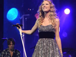 Taylor Swift Prepares for Double Duty on SNL