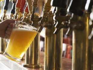 8/12: A Proper Pub For Wicker Park
