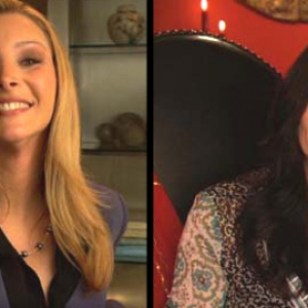 Lisa Kudrow & Courteney Cox Team Up For First Time Since 'Friends'