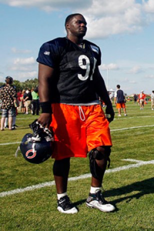Bears Training Camp Day 11:  Tommie Harris practices and fireworks light up the sky 