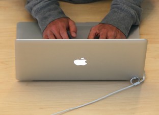 Mobile or Blogging: Which is Best For Your Content Strategy?