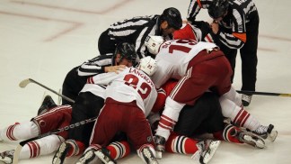 PHOTOS: Blackhawks vs. Coyotes Game 3 