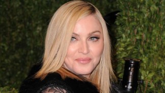 Madonna Pays Tribute to Oprah Before Her Farewell Special