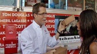 Foodies Turn Out for Bayless Food Truck Appearance