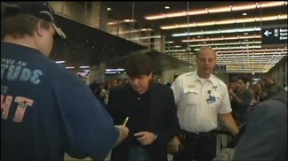Blago Signs Autographs at O'Hare
