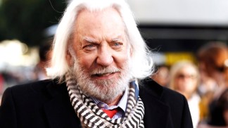 Donald Sutherland: Jennifer Lawrence Is "Brilliant!" In "The Hunger Games"
