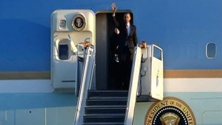 Obama Lands in Chicago
