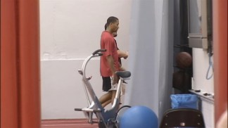 Raw: Derrick Rose Shows Off Sprints
