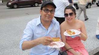 Mini-Taste Pops Up at Daley Plaza