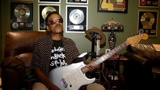 Syl Johnson Performs "Different Strokes"