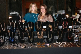 PHOTOS: Glittery Holiday Shopping