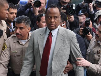 Jacksons, Protestors Arrive at Arraignment