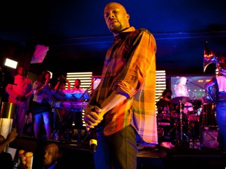 Common and the Roots Bless the Shrine