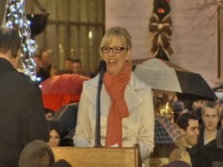 Bonnie Hunt Expresses Love for Chicago, Joy of Season