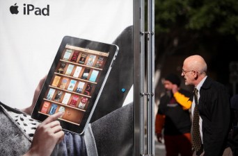 How to Learn from Apple's Art of Seduction