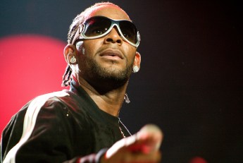 R. Kelly Blows Up the Internet
