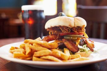 Eat Gourmet Burgers in Wrigleyville