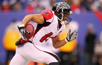 Bears Sign Receiver, Kick Returner Eric Weems