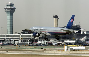 O'Hare Skid Passengers Suing Airline