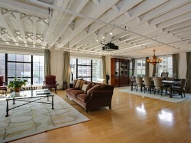 Celebs Browse Apartments for Christmas