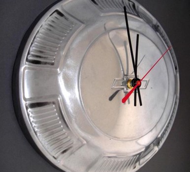 Chevrolet Chevelle Hubcap Clock 
