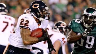 Bears Declaw Eagles 30-24