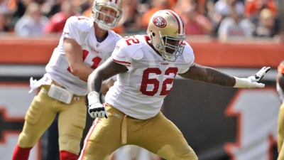 Bears Sign Veteran Guard Chilo Rachal 