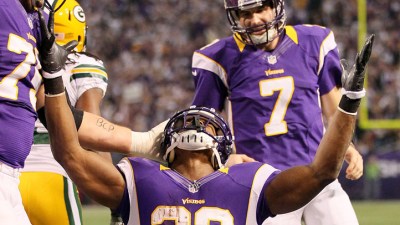 Vikings Win, Keeping Bears Out of Playoffs