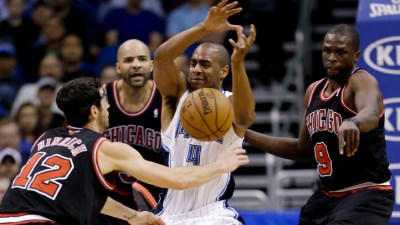 Boozer Leads Bulls in Win Over Magic