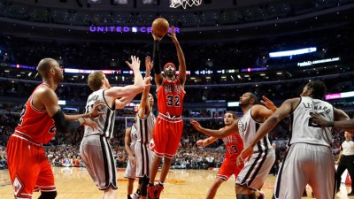 Short-Handed Spurs Beat Bulls