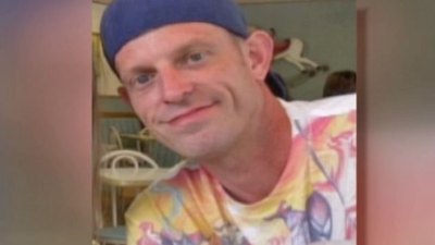 Kellen Davis Raising Funds for Slain Bears Fan's Family
