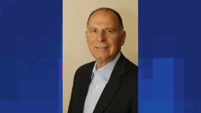 Enyart Beats Plummer in Close Race for 12th